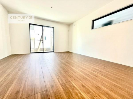 ���r���O�@�傫�ȑ����炽���Ղ�̗z���������閾�邢���r���O�B�J�����̂��郊�r���O�ŉƑ��c���̂��났�̎��Ԃ��߂����܂��I