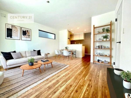 ���r���O�@�Ƌ��CG�p�[�X�ł��B�J�����̂���L�XLDK�I�\�t�@�[��_�C�j���O�e�[�u����u���Ă������ɂȂ�Ȃ��̂ŉ��K�ɉ߂����܂��I�R�~���j�P�[�V���������₷�����r���O�ł��I