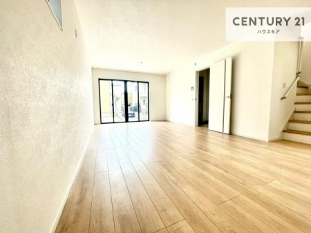 ���r���O�@�傫�ȑ����炽���Ղ�̗z���������閾�邢���r���O�B�J�����̂��郊�r���O�ŉƑ��c���̂��났�̎��Ԃ��߂����܂��I�����w�\�ł��I���񌻒n�ŗz������Ȃǂ��̊����������܂��I