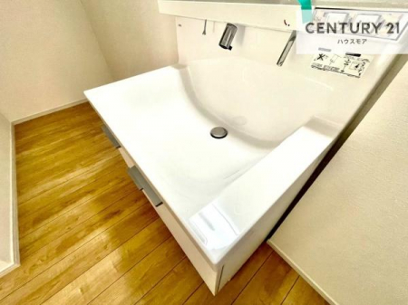 ���ʑ�E���ʏ��@�[�����ʑ�{�E���́A�������˂ɂ����̂ł�����ꂪ�y�X�I���������ۂĂ܂��I
�L���C�Ȑ��ʏ��Ŏ��������̃��`�x�[�V�������オ��܂��ˁI