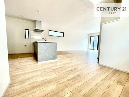 ���r���O�@�D�����z���܂肪���r���O����ł���ċ��S�n�̗ǂ���Ԃ����o���Ă���܂��I
���났�̎��Ԃ��߂����܂��I