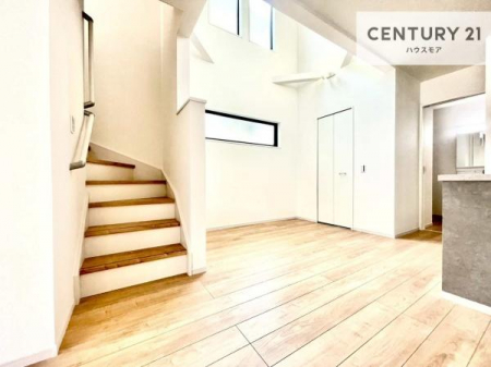 ���r���O�@���r���O�㕔�͐����ɂȂ��Ă���J���������Ղ�I���邭�S�n�̗ǂ���Ԃł��B