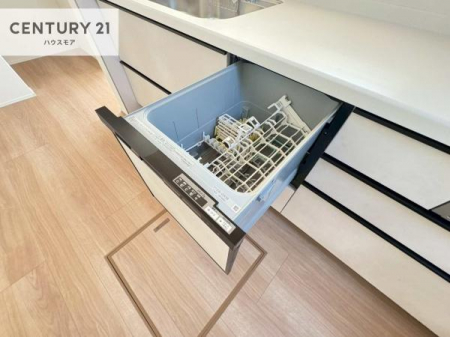 �L�b�`���@�H��@�t���̃L�b�`���ł��I�Z���������r��h�~�Ƃ��đ�ϊ��􂷂�֗��Ȏd�l�ł��I�r���g�C���Ȃ̂ŃL�b�`���̏ꏊ����炸�����X�y�[�X���L���g�����Ƃ��o���܂��I