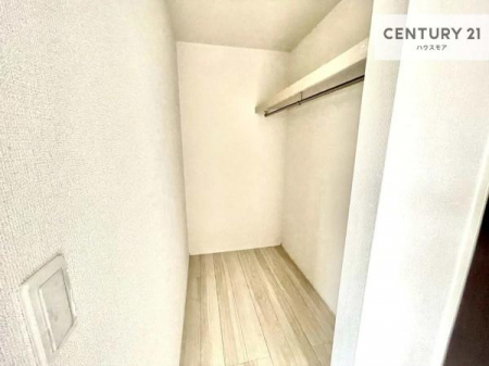 ���[�@�E�H�[�N�C���N���[�[�b�g�t���ł��B��������̂��m���Ȃǂ����[���Ă��������ł��ˁI���ɂ���@�������ȂǋG�ߕ��̑傫�ȉƓd�����[�ł��܂��I