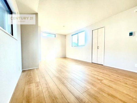 ���r���O�@��؂ȉƑ����W�܂邩�炱��LDK�ɂ͂�����肽���B
�q�����������C�ɏ΂��Ȃ��瑖�����Ă���p�����������u�L���Ƃɂ��ėǂ������v�Ǝv���u�Ԃł��B