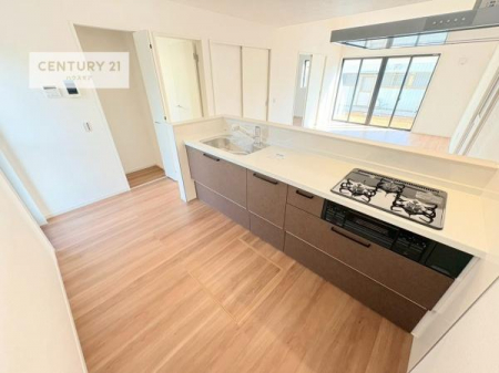 �L�b�`���@��Ƃ肠�钲���X�y�[�X�ō�Ƃ����₷�����K�ȃL�b�`���ł��I
���q�l�ƈꏏ�ɂ��َq������y���߂�L�X�X�y�[�X�ł��B�y�����������ԂɂȂ肻���ł��ˁI