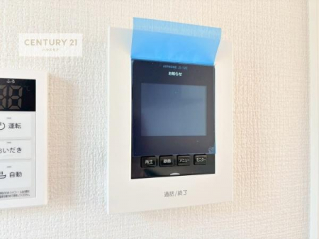 ���̑��@TV���j�^�[�t�C���^�[�t�H���������B���K�҂̊���m�F���Ă���Ή��ł��邽�߁A�h�Ɩʂɂ��z�����ꂽ���S�̐ݔ��ł��B