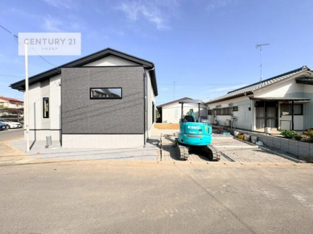 ���ԏ�@���ԃX�y�[�X��3�䕪����܂��I�Z�J���h�J�[�͂������A�o�C�N�⎩�]�ԂȂǂ��u���ꏊ�ɍ���܂���B