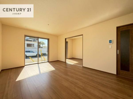 ���r���O�@�傫�ȑ����炽���Ղ�̗z���������閾�邢���r���O�B�J�����̂��郊�r���O�ŉƑ��c���̂��났�̎��Ԃ��߂����܂��I�����̂����w�\�ł��I���񌻒n�ŗz������Ȃǂ��̊����������܂��I