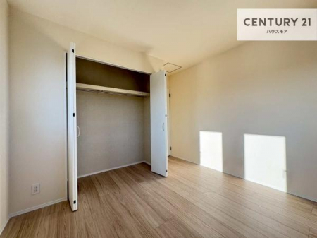 �m���@���[�X�y�[�X�����Ă��܂��I�������X�b�L�����ڂ��鎖���ł��܂��ˁB
�Ƌ��I�΂Ȃ��V���v���ȃf�U�C���ׁ̈A�Ƌ��I�΂����C�ɓ���̋�ԍ�肪�ł������ł��ˁB