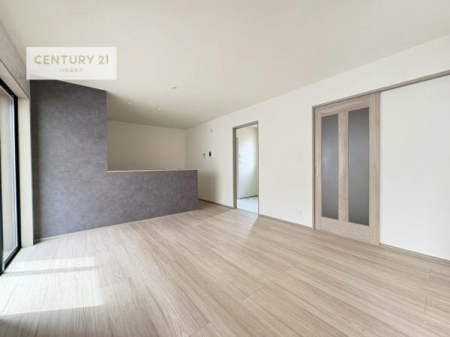 ���r���O�@�D�����z���܂肪���r���O����ł���ċ��S�n�̗ǂ���Ԃ����o���Ă���܂��I
���났�̎��Ԃ��߂����܂��I