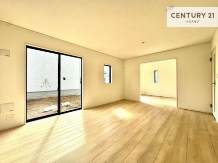 ���r���O�@��؂ȉƑ����W�܂邩�炱��LDK�ɂ͂�����肽���B
�q�����������C�ɏ΂��Ȃ��瑖�����Ă���p�����������u�L���Ƃɂ��ėǂ������v�Ǝv���u�Ԃł��B