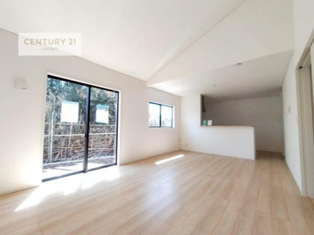 ���r���O�@��؂ȉƑ����W�܂邩�炱��LDK�ɂ͂�����肽���B
�q�����������C�ɏ΂��Ȃ��瑖�����Ă���p�����������u�L���Ƃɂ��ėǂ������v�Ǝv���u�Ԃł��B