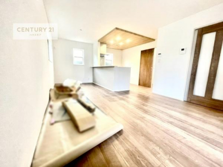 ���r���O�@�S�n�ǂ����r���O�͉Ƒ������R�ƏW�܂�܂��B�Ƒ��c�R�̎��Ԃ����������ł��B���Ƒ��ƁA����w�[���������Ԃ��߂��������ł��ˁB