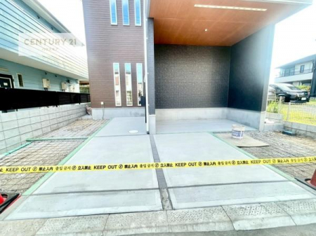 ���ԏ�@���ԃX�y�[�X��2�䕪����܂��I�Z�J���h�J�[�͂������A�o�C�N�⎩�]�ԂȂǂ��u���ꏊ�ɍ���܂���B