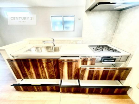 �L�b�`���@���[�͂̍����V�X�e���L�b�`���ŁA��������H�����������Еt���A�L�X�Ƃ�����Ԃŉ��K�ɗ������y���߂܂��B