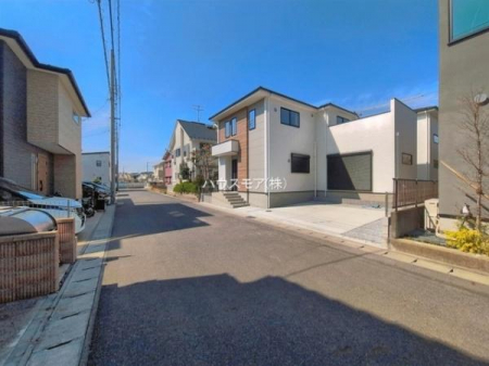 ���̑����n�@�O�ʓ��H6���I�z����ǍD�ȗ��n�ł��B
�Ԍɓ��ꂪ���ȕ������S�ł��ˁB