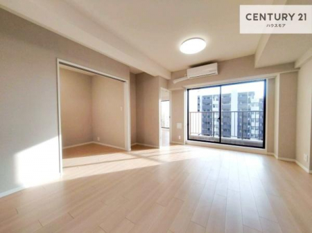 ���r���O�@�D�����z���܂肪���r���O����ł���ċ��S�n�̗ǂ���Ԃ����o���Ă���܂��I
���났�̎��Ԃ��߂����܂��I