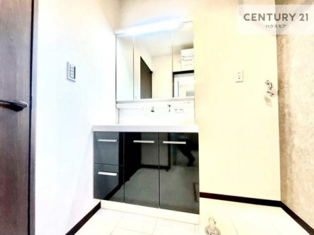 ���ʑ�E���ʏ��@�O�ʋ��d�l�̐��ʏ��́A�g�����Ȃ݂����₷������I���͎��[�ɂȂ��Ă��܂��B�h���C���[�₨���ϓ����Еt������̂Ő��ʑ������X�b�L���ƌ����邱�Ƃ��o���܂��I