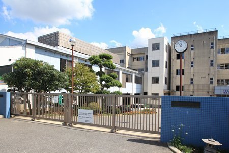 ���ӊ��@-