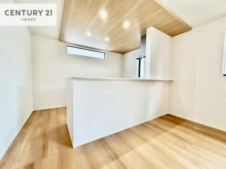 ���r���O�@���r���O�S�̂����n����ΖʃL�b�`���Ȃ̂ŁA���q�l�̗l�q�������Ȃ����Ƃ��ł���q��Ă����₷�����S�ȊԎ�ł��I