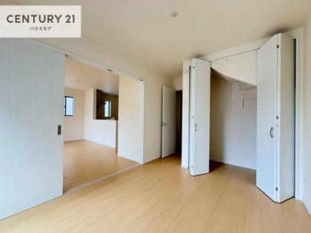 ���r���O�ȊO�̋����@���r���O�Ɨאڂ����m���ł��I�Ǝ��̋x�e�X�y�[�X��L�b�Y�X�y�[�X�Ƃ��Ċ��p����̂��悳�����ł��ˁI
���[���t���Ă��܂��I