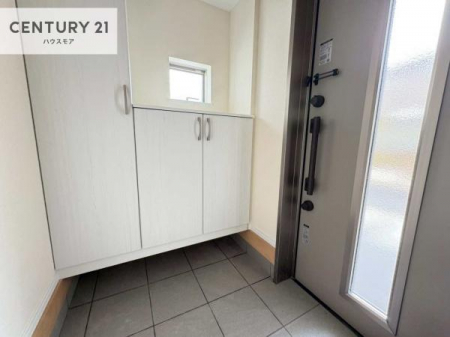 ���ց@�V���[�Y�{�b�N�X�t���B���ւ��Еt�����|�������₷���ł��I
�X�b�L���������ւŌ˂��J�����u�ԁA�������̂���S�n������Ԃ��o�}���Ă���܂��B