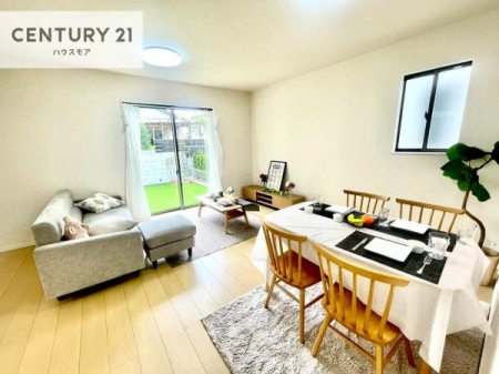 ���r���O�@�傫�ȑ����炽���Ղ�̗z���������閾�邢���r���O�B�J�����̂��郊�r���O�ŉƑ��c���̂��났�̎��Ԃ��߂����܂��I