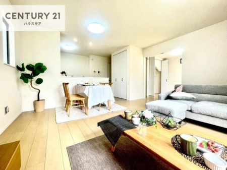 ���r���O�@�S�n�ǂ����r���O�͉Ƒ������R�ƏW�܂�܂��B�Ƒ��c�R�̎��Ԃ����������ł��B���Ƒ��ƁA����w�[���������Ԃ��߂��������ł��ˁB