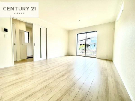 ���r���O�@�D�����z���܂肪���r���O����ł���ċ��S�n�̗ǂ���Ԃ����o���Ă���܂��I
���났�̎��Ԃ��߂����܂��I