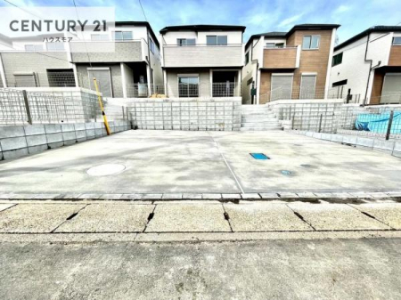 ���ԏ�@���ԃX�y�[�X��2�䕪����܂��I�Z�J���h�J�[�͂������A�o�C�N�⎩�]�ԂȂǂ��u���ꏊ�ɍ���܂���B