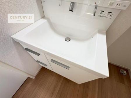 ���ʑ�E���ʏ��@�[�����ʑ�{�E���́A�������˂ɂ����̂ł�����ꂪ�y�X�I���������ۂĂ܂��I
�L���C�Ȑ��ʏ��Ŏ��������̃��`�x�[�V�������オ��܂��ˁI