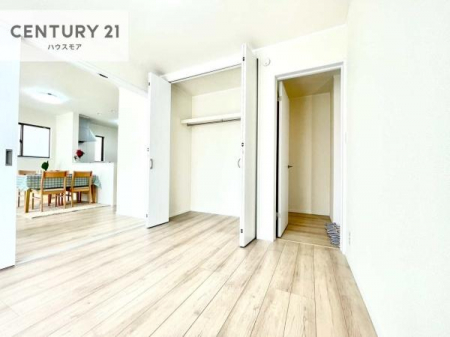 ���r���O�ȊO�̋����@�V���v���Ƀf�U�C������Ă��邽�߁A�Ƌ��I�т܂���I
���C�ɓ���̉Ƌ��u���Ă��낰���Ԃ���邱�Ƃ��ł��܂��B