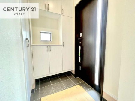 ���ց@�V���[�Y�{�b�N�X�t���Ȃ̂ŁA���ւ��Еt�����|�������₷���ł��I
�X�b�L���������ւŌ˂��J�����u�ԁA�������̂���S�n������Ԃ��o�}���Ă���܂��B