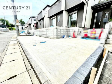 ���ԏ�@���ԃX�y�[�X��2�䕪����܂��I�Z�J���h�J�[�͂������A�o�C�N�⎩�]�ԂȂǂ��u���ꏊ�ɍ���܂���B