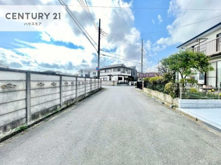 ���̑����n�@�O�ʓ��H��6���I�z����ǍD�ȗ��n�ł��B
�Ԍɓ��ꂪ���ȕ������S�ł��ˁB