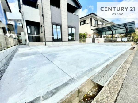 ���ԏ�@����3�䒓�ԉ\�Ȃ�Ƃ�̃J�[�X�y�[�X�B���Ƒ����ꂼ��̂��Ԃ͂������A���q���ɂ����S���Ă��g������������J���I�Ȓ��ԋ�Ԃł��B