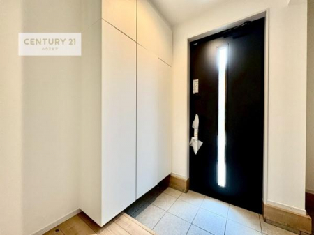 ���ց@�V���[�Y�{�b�N�X�t���B���ւ��Еt�����|�������₷���ł��I
�X�b�L���������ւŌ˂��J�����u�ԁA�������̂���S�n������Ԃ��o�}���Ă���܂��B