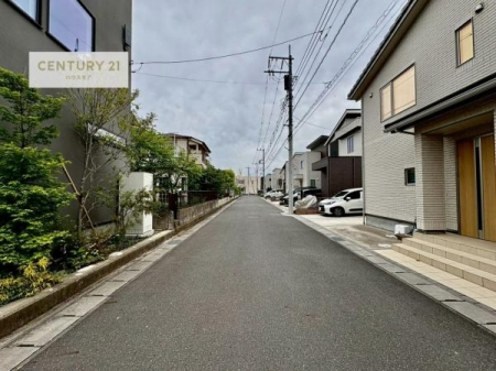 ���̑����n�@�O�ʓ��H6���I�z����ǍD�ȗ��n�ł��B
�Ԍɓ��ꂪ���ȕ������S�ł��ˁB