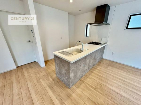 ���r���O�@�D�����z���܂肪���r���O����ł���ċ��S�n�̗ǂ���Ԃ����o���Ă���܂��I
���났�̎��Ԃ��߂����܂��I