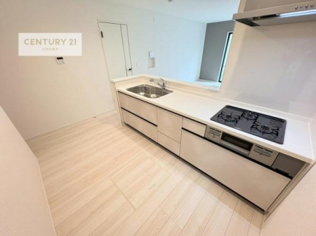 �L�b�`���@��Ƃ肠�钲���X�y�[�X�ō�Ƃ����₷�����K�ȃL�b�`���ł��I
���q�l�ƈꏏ�ɂ��َq������y���߂�L�X�X�y�[�X�ł��B�y�����������ԂɂȂ肻���ł��ˁI