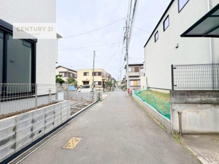 ���̑����n�@�O�ʓ��H��4���I�z����ǍD�ȗ��n�ł��B
�Ԍɓ��ꂪ���ȕ������S�ł��ˁB