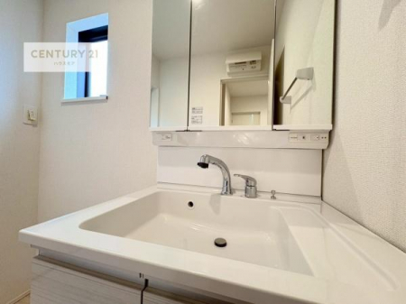 ���ʑ�E���ʏ��@�[�����ʑ�{�E���́A�������˂ɂ����̂ł�����ꂪ�y�X�I���������ۂĂ܂��I
�L���C�Ȑ��ʏ��Ŏ��������̃��`�x�[�V�������オ��܂��ˁI