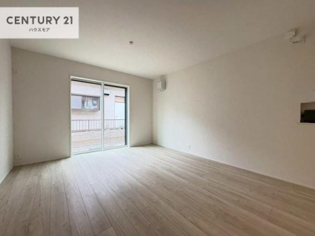 ���r���O�@�D�����z���܂肪���r���O����ł���ċ��S�n�̗ǂ���Ԃ����o���Ă���܂��I
���났�̎��Ԃ��߂����܂��I