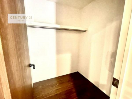 ���[�@�t�@�~���[�N���[�N��������Z�܂��́A���[�͂Ɖ��K�������˔������ґ�ȋ�Ԑ݌v�B�ߗނ�o�b�O�A�G�ߕ��܂łЂƂ܂Ƃ߂ɂł��A���X�̐������ڂ������ƃX�}�[�g�ɁI