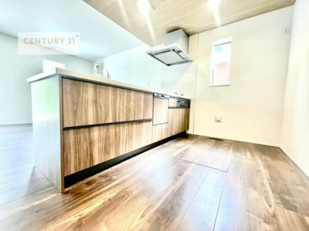 �L�b�`���@��l�C�̑Ζʎ��V�X�e���L�b�`�����̗p���Ă��܂��I���Ƒ��̃R�~���j�P�[�V���������R�Ƒ�����݌v�ł��B
���q�l�ɂ��ڂ��͂��̂Ŋ������ł��ˁB���[�͂�����܂��I