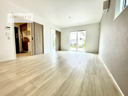 ���r���O�@�S�n�ǂ����r���O�͉Ƒ������R�ƏW�܂�܂��B�Ƒ��c�R�̎��Ԃ����������ł��B���Ƒ��ƁA����w�[���������Ԃ��߂��������ł��ˁB