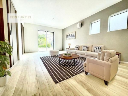 ���r���O�@�Ƌ��CG�p�[�X�ł��B�J�����̂���L�XLDK�I�\�t�@�[��_�C�j���O�e�[�u����u���Ă������ɂȂ�Ȃ��̂ŉ��K�ɉ߂����܂��I�R�~���j�P�[�V���������₷�����r���O�ł��I