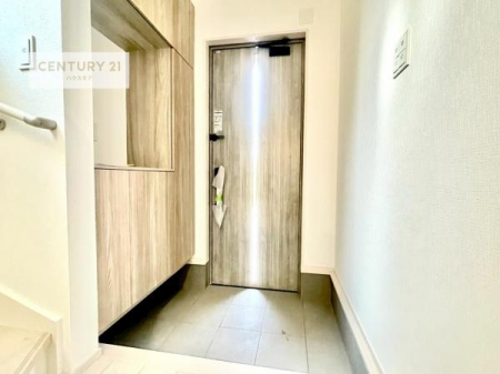 ���ց@�V���[�Y�{�b�N�X�t���B���ւ��Еt�����|�������₷���ł��I
�X�b�L���������ւŌ˂��J�����u�ԁA�������̂���S�n������Ԃ��o�}���Ă���܂��B