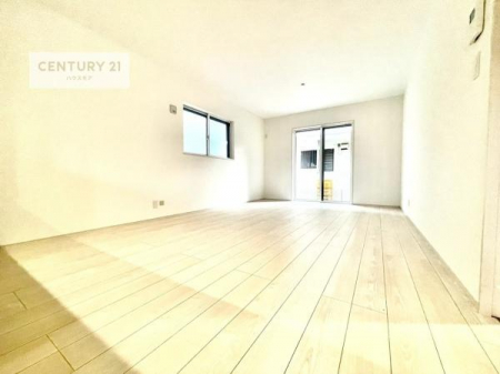 ���r���O�@�傫�ȑ����炽���Ղ�̗z���������閾�邢���r���O�B�J�����̂��郊�r���O�ŉƑ��c���̂��났�̎��Ԃ��߂����܂��I